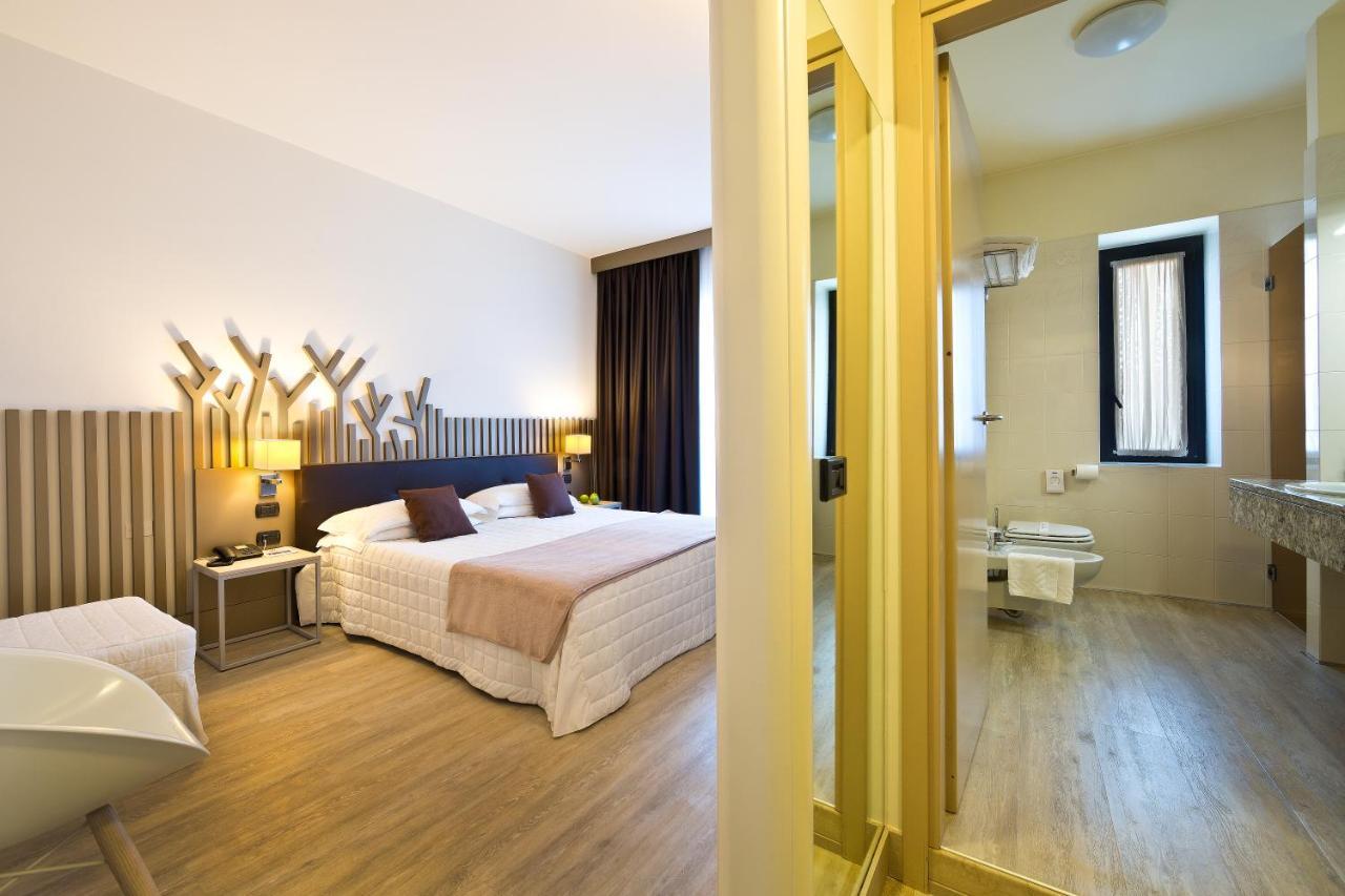 Hotel Desenzano Desenzano del Garda Exteriör bild