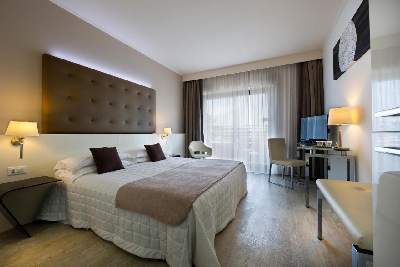 Hotel Desenzano Desenzano del Garda Exteriör bild