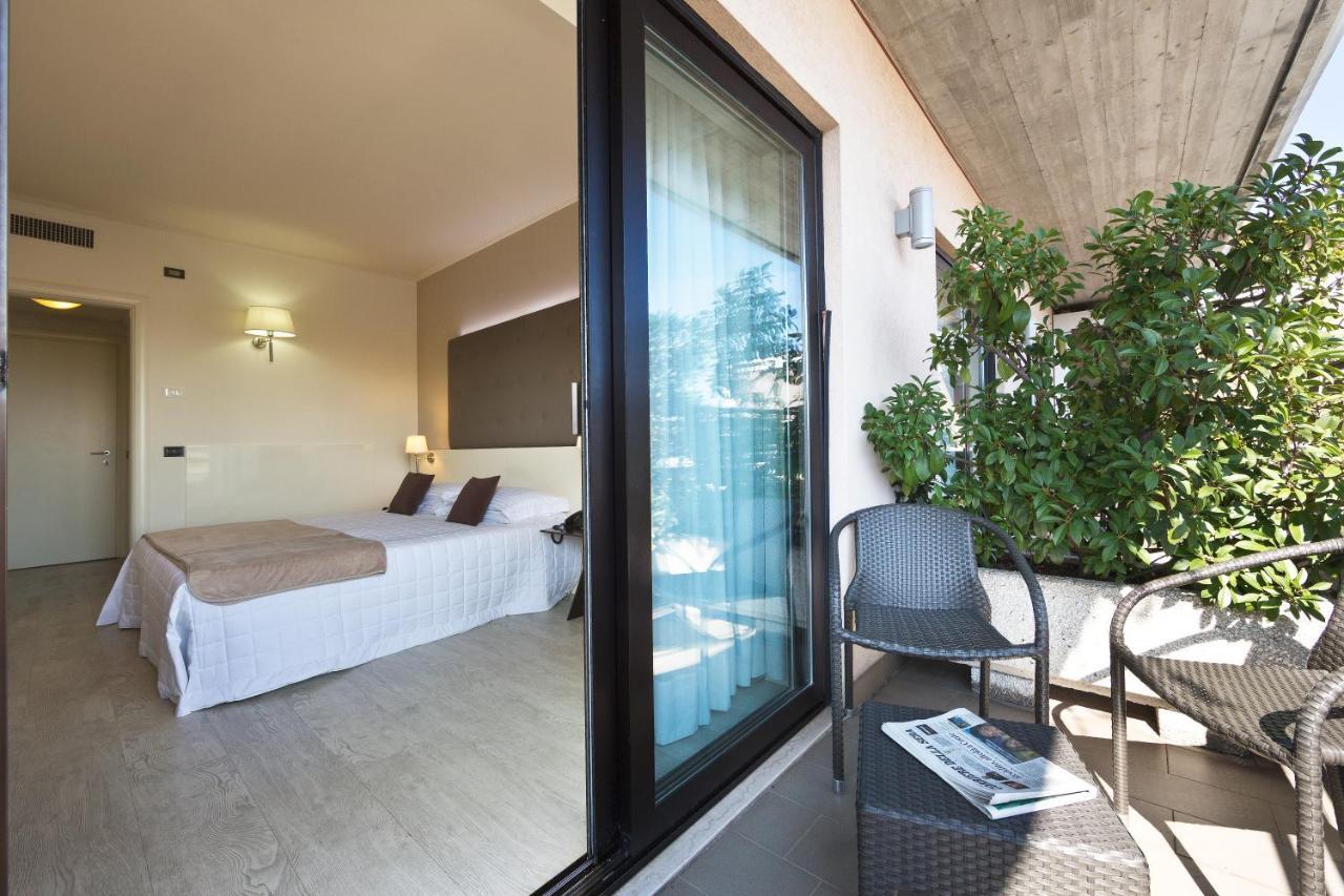 Hotel Desenzano Desenzano del Garda Exteriör bild