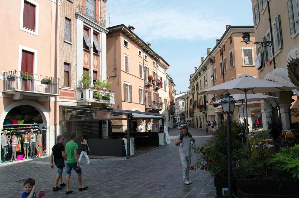 Hotel Desenzano Desenzano del Garda Rum bild