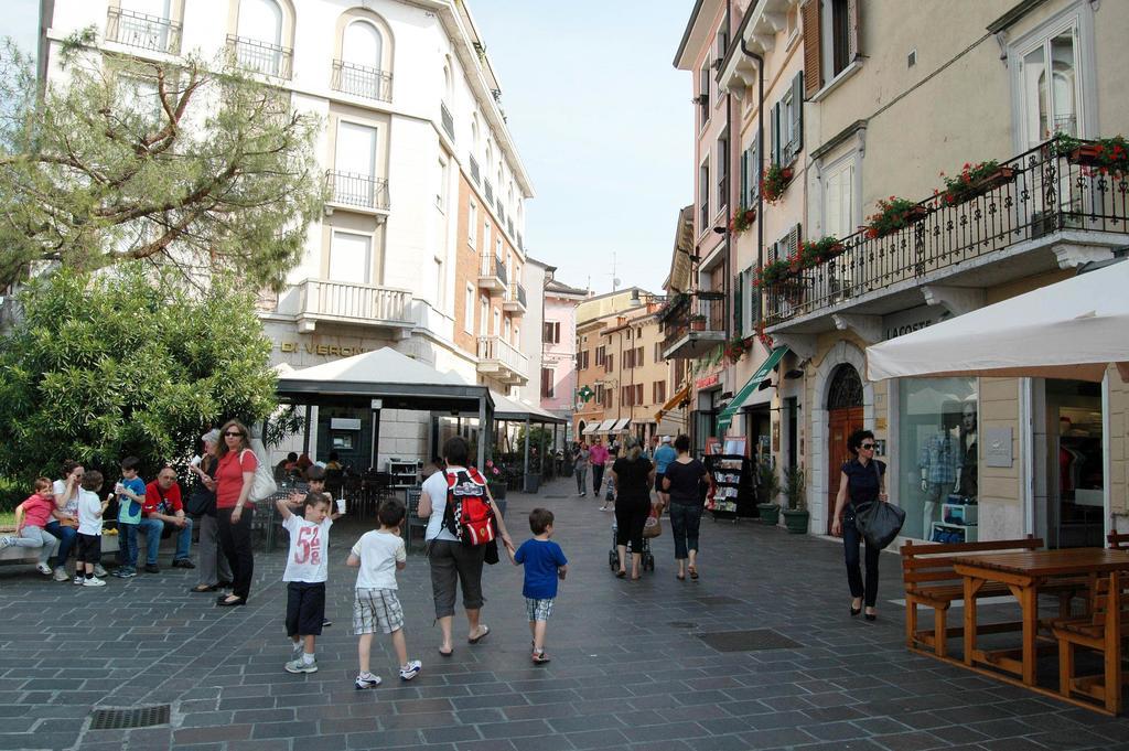Hotel Desenzano Desenzano del Garda Rum bild