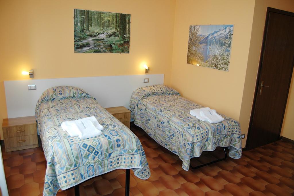 Hotel Desenzano Desenzano del Garda Rum bild