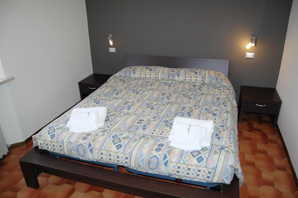 Hotel Desenzano Desenzano del Garda Rum bild
